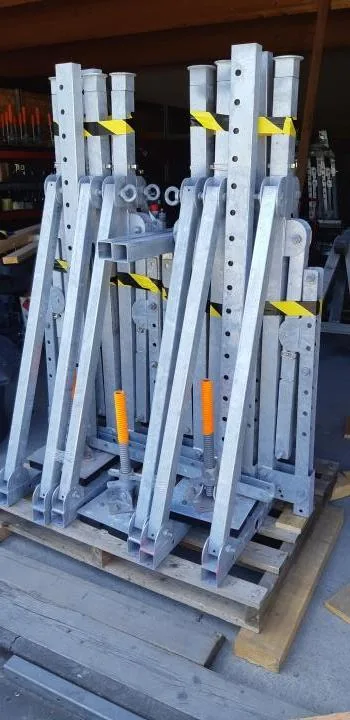 Bers pliés et sanglés, prêts pour le transport