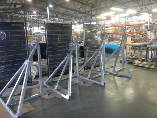 Quatre bers Cradle B assemblés dans l'atelier