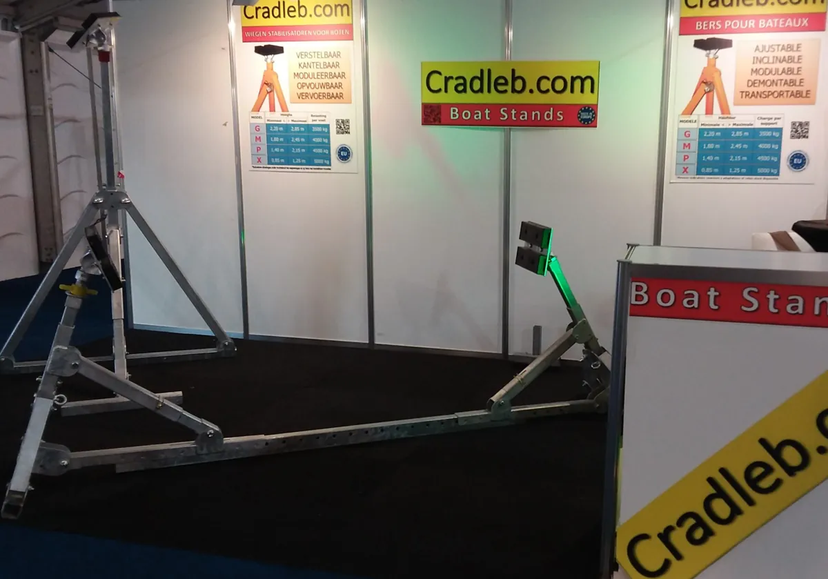 Stand Cradle B Boat Stands sur un salon nautique en 2019