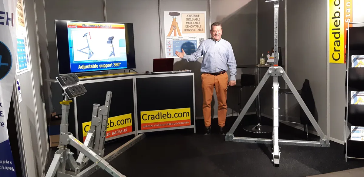 Marc Antoine sur le stand Cradle B d'un salon nautique en 2020